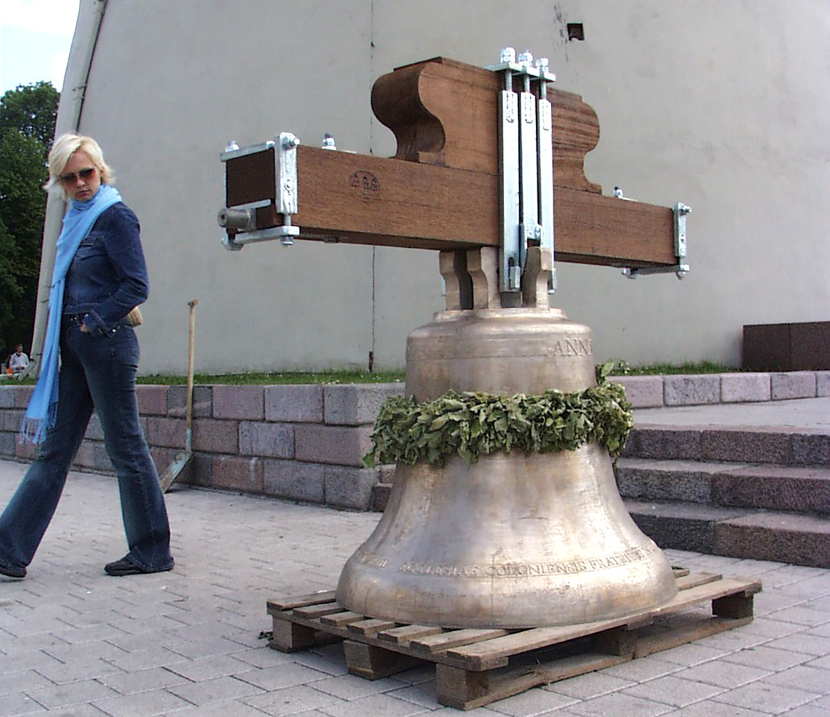 Dlaczego biją dzwony kościelne? Duchowny: kiedyś mówiono, że to głos Boży
