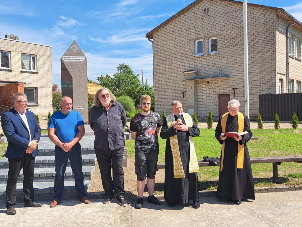 Paminklo „Daukšaičiams 380“ atidengimo šventė atspindi kaimo istoriją