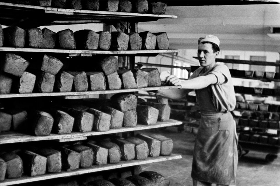 Bulvės – tik vienintelėje parduotuvėje, duona – tragiškos kokybės