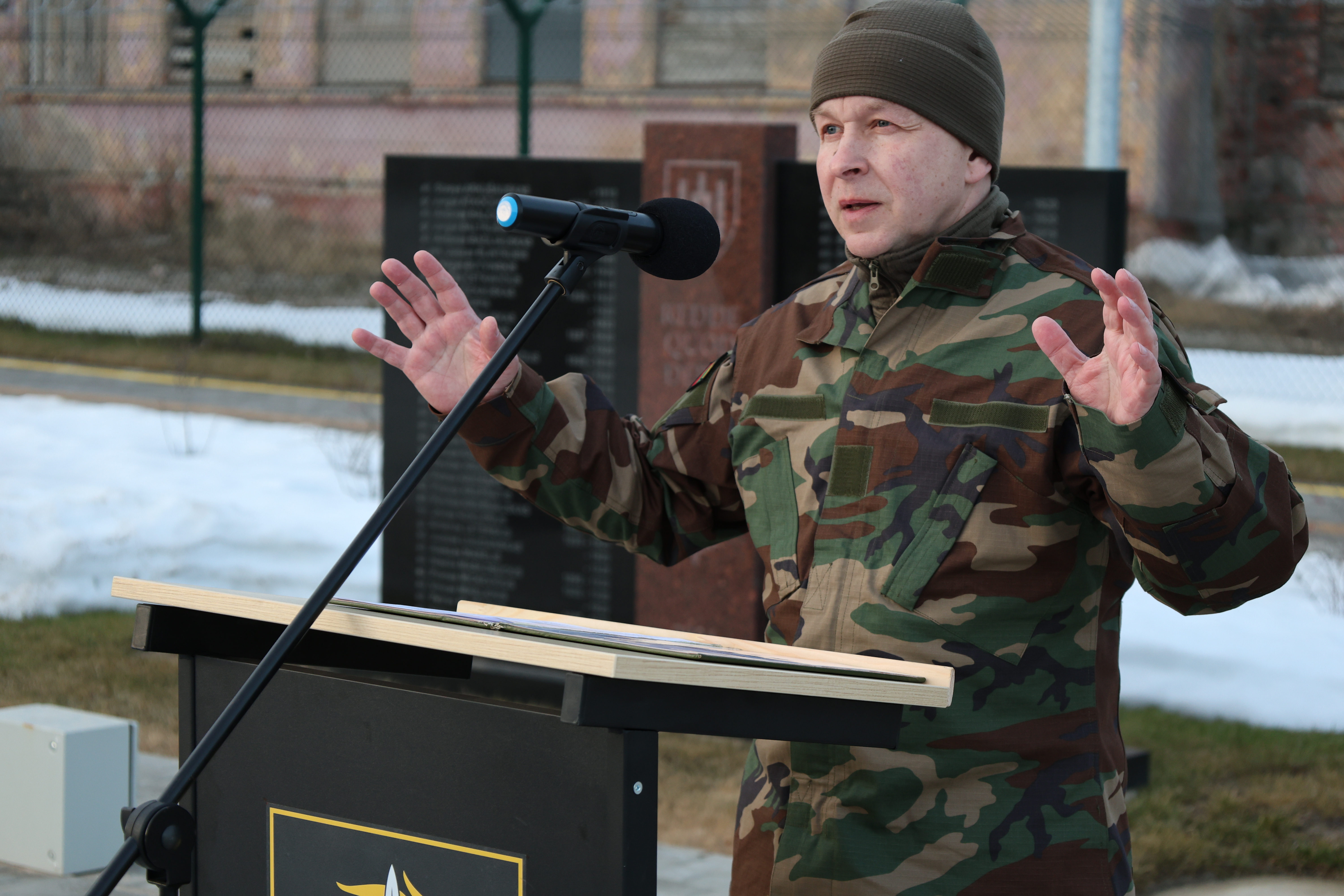KUN. EGIDIJUS VIJEIKIS: „JEIGU TAU BRANGI LIETUVA, NEGALI LIKTI ABEJINGAS“