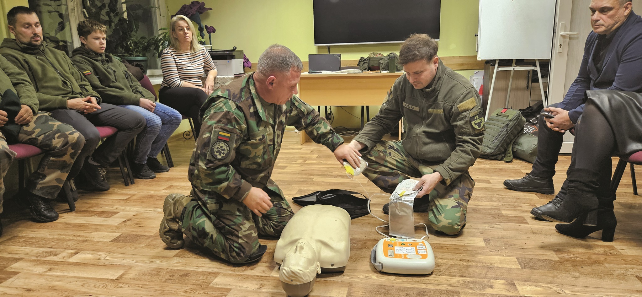 Karo instruktorius dalinosi žiniomis ir Ukrainoje įgyta patirtimi