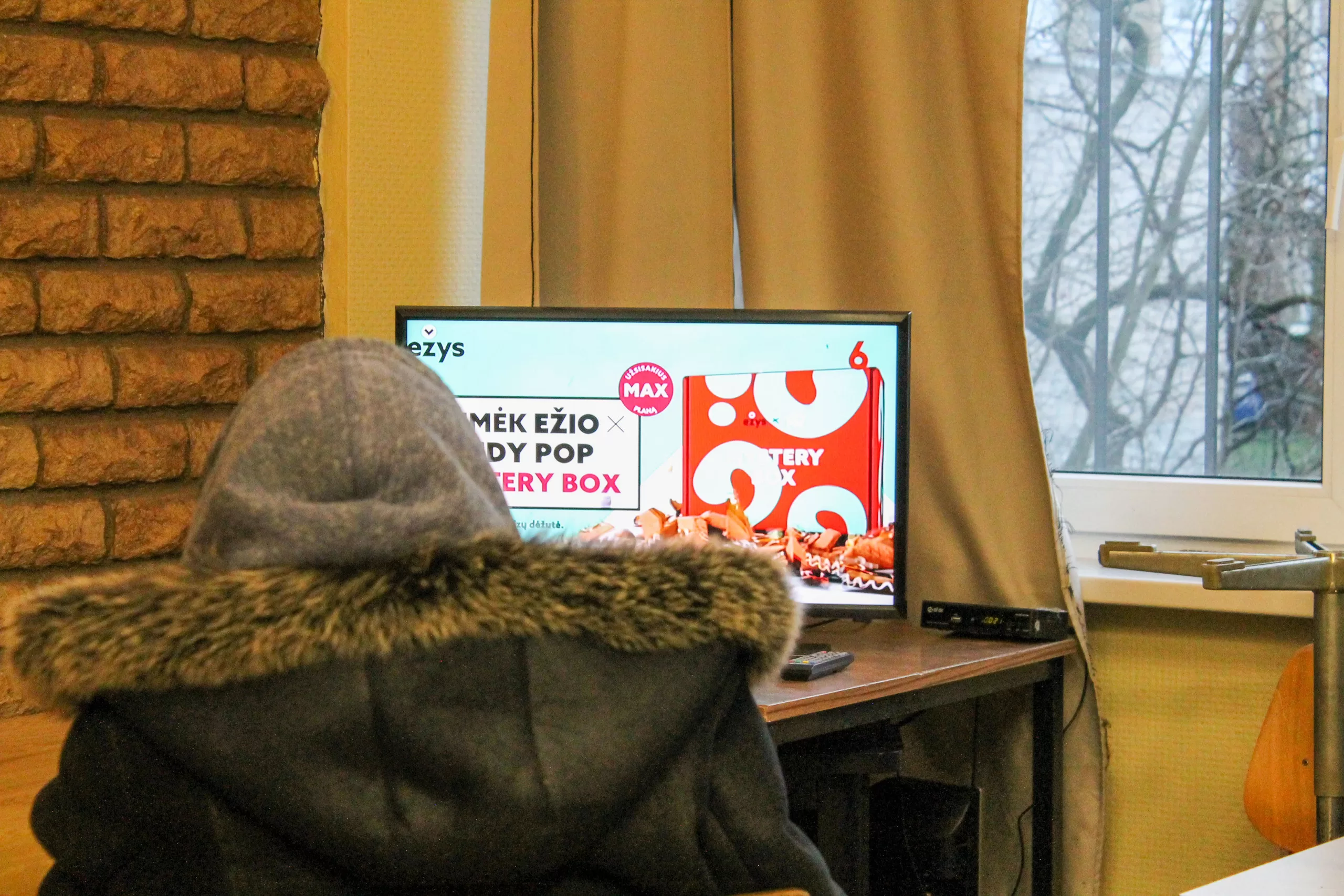 „Jie laukia, kad į juos būtų pažiūrėta kaip į žmones.“ Apie ištiestą pagalbos ranką, kuri vargstančiojo akyse leidžia įžvelgti žmogiškumą