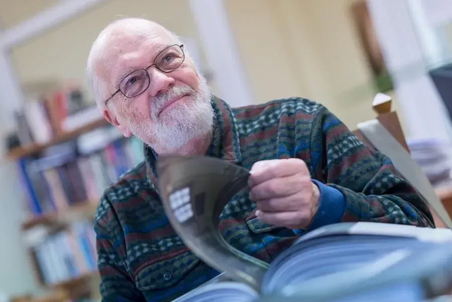 Nenuilstami jo ištikimybės ženklai kaskart persmelkdavo kiaurai. Tėvą Antaną Saulaitį SJ prisimenant