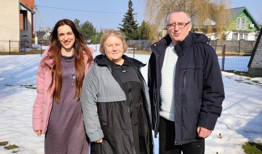 Dainuojant apie karą ima smaugti ašaros