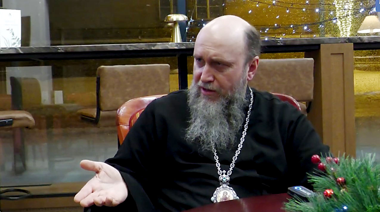 Dvasininko vaidmuo padedant įveikti priklausomybes: tarp palydėjimo ir vidinių iššūkių