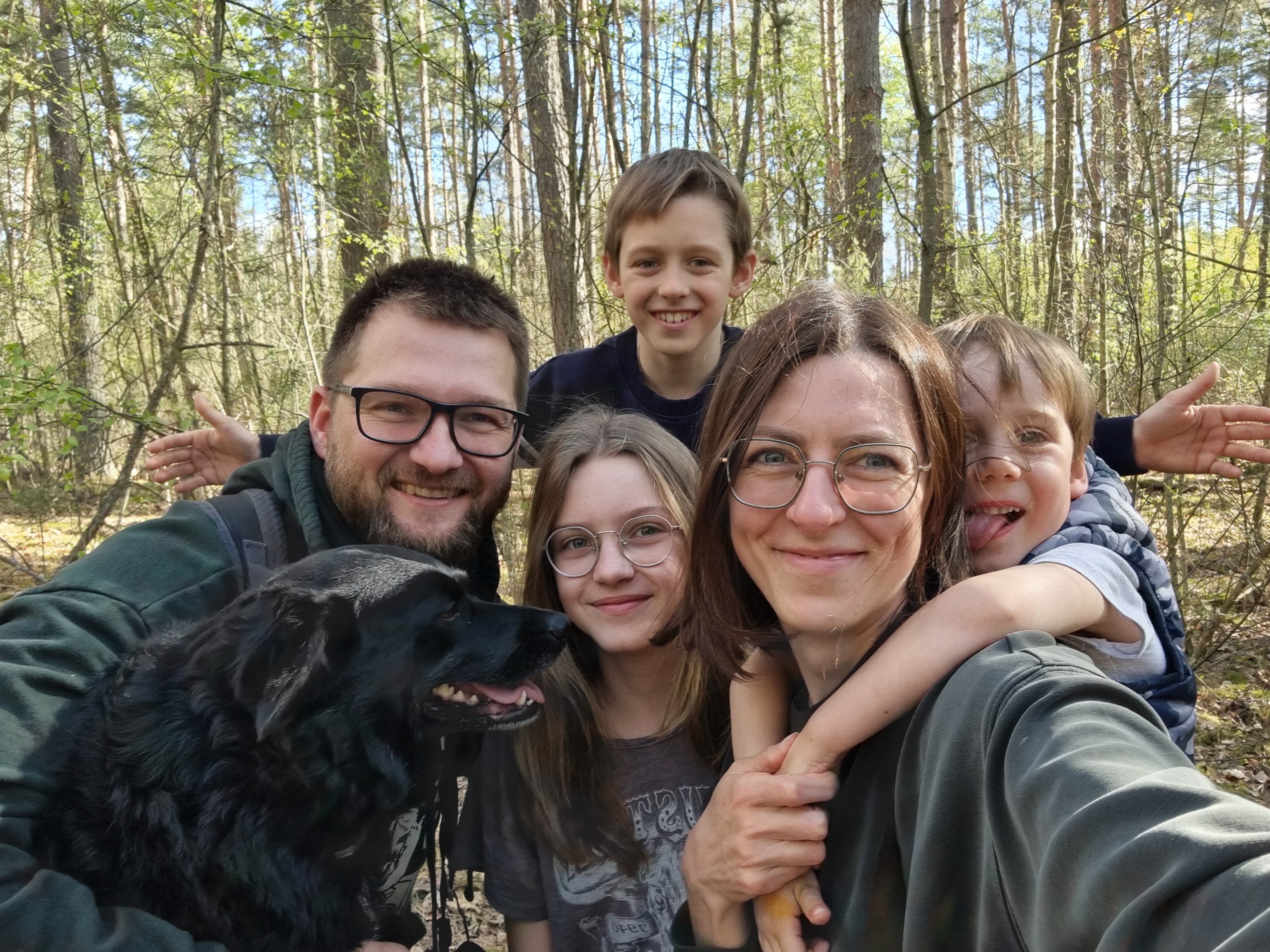 Santuoką stiprina paukščiai, tėvystę šildo „guzai“