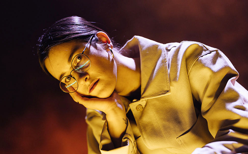 Urtės Jasenkos performanse „Blogiausi“ - kritikos ir savivertės tyrimas