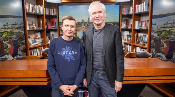 „Kultūros sunkiasvoriai“. Gintaras Rinkevičius: greitai kalbėsime angliškai orkestro repeticijų metu