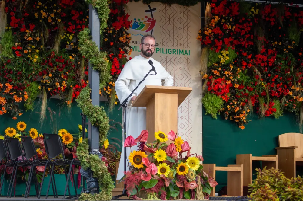 Kunigas J. M. Goštautas OP apie savo knygą „Susitikimas“: tai nėra kelionės vadovėlis – vandenyne kiekvienas kuria savo jūrlapį