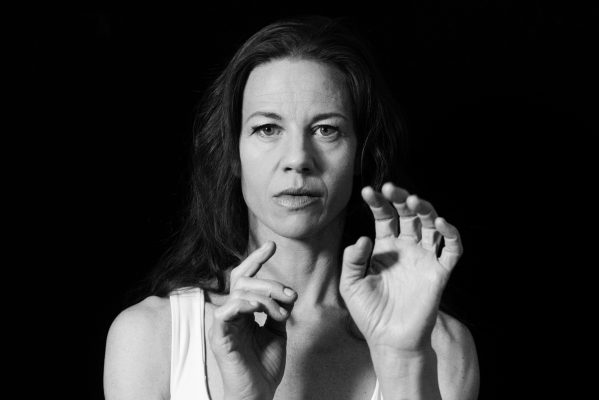 Šokėja ir choreografė Lora Juodkaitė: žmogui šiandien baisu susitikti su savimi