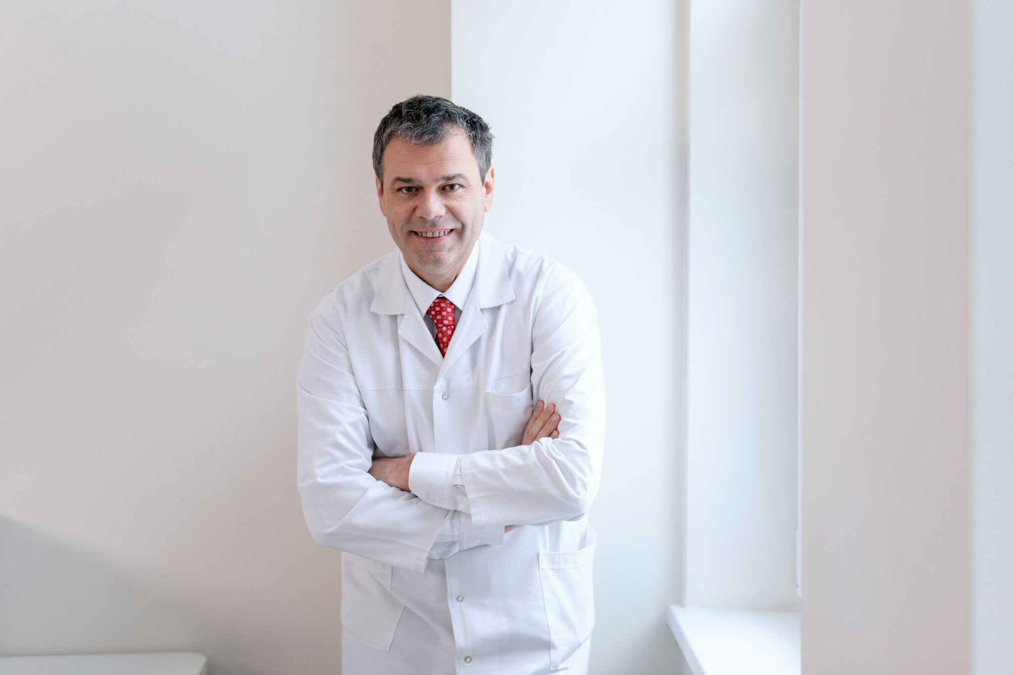 Po saldžių dūmų uždanga – naujas priklausomybių drakono veidas. Pokalbis su toksikologu Robertu Badaru