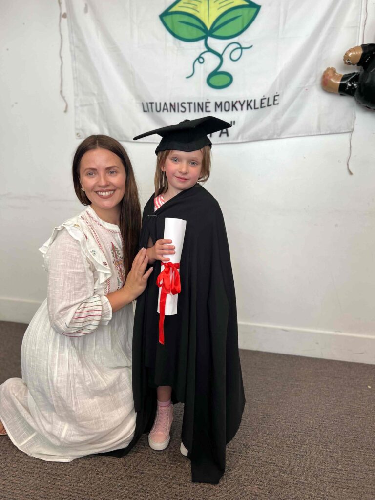 Suspaudžia širdį, kai ne Lietuvoje gimę ir augantys vaikai mintinai žino visus Sausio 13-osios gynėjų vardus