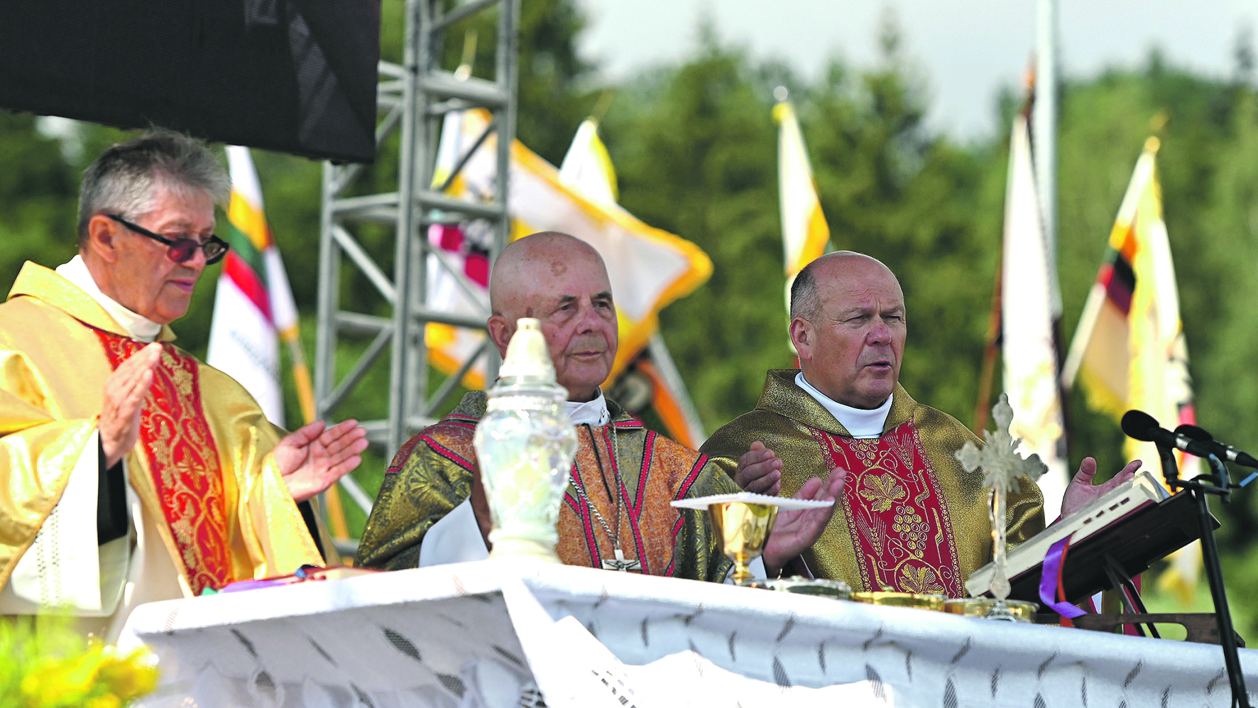 Sąskrydyje – ir širdingi susitikimai su likimo draugais,  ir sielą draskantys prisiminimai
