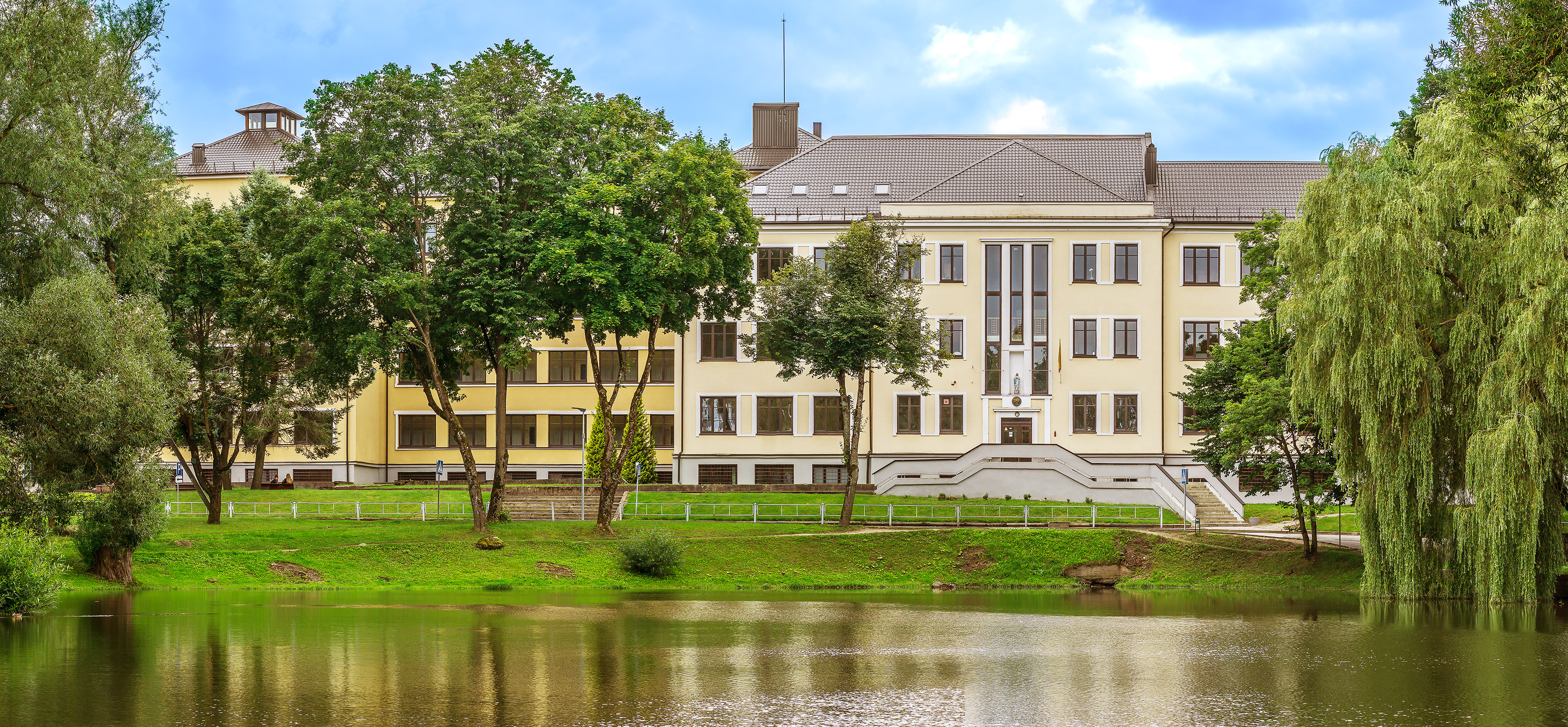 Pranciškonų gimnazija – tarp geriausiųjų šalyje