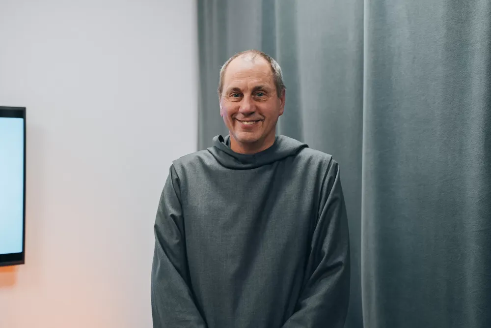 Vienuoliai, kovojantys su dvasiniu skurdu: Šv. Jono brolija mini penkiasdešimtmetį