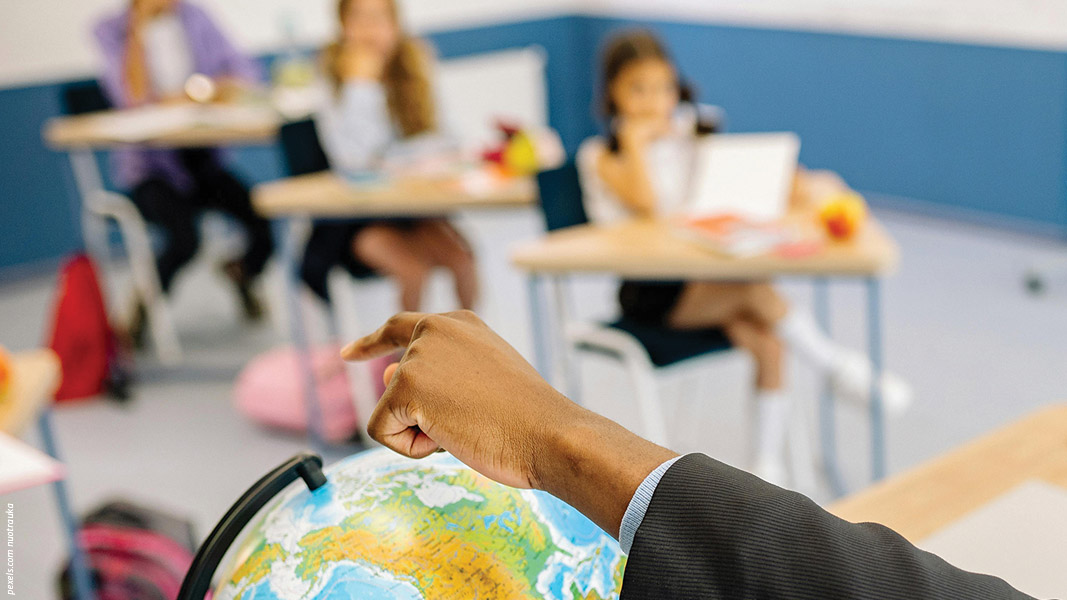 Katalikų švietimas. Ten ir čia