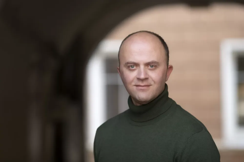 Sinodinė Bažnyčia: bendrystė, dalyvavimas, misija. Atsivertimas santykių srityje