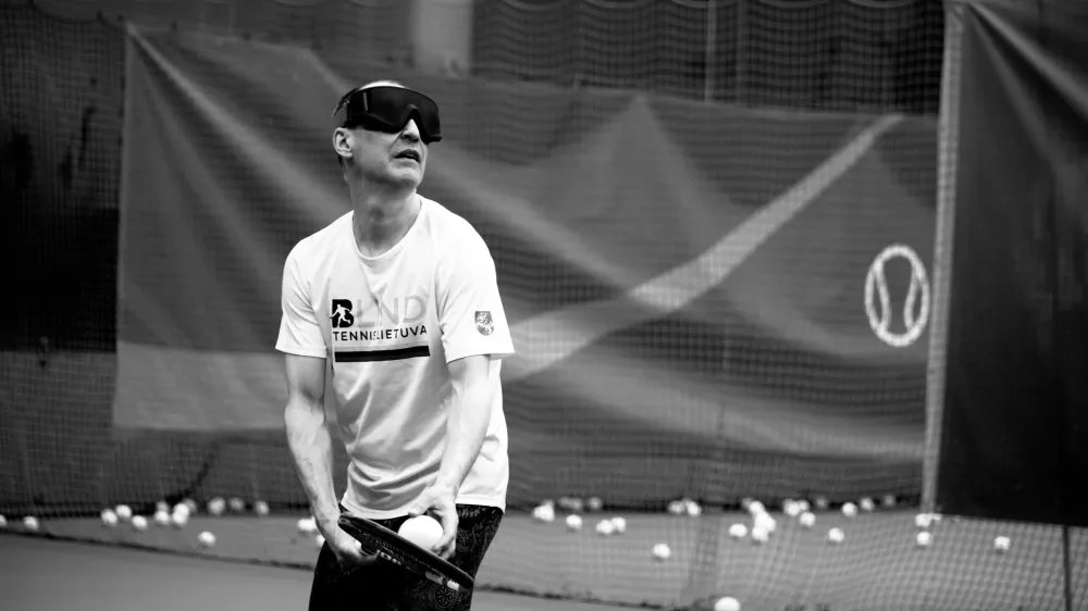 Autoavarijoje regos netekęs Karolis – tarp stipriausių pasaulio aklųjų tenisininkų: „Kartais neįmanomi dalykai yra čia pat“