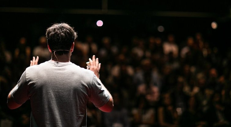 Chamizmo amžius: ar vulgari kalba dar gali paveikti auditoriją?