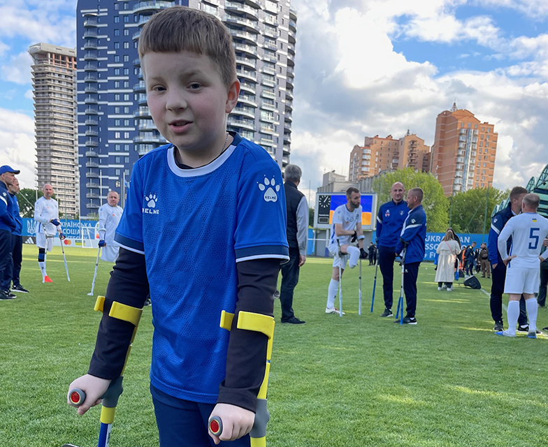 Kojos netekę kariai atgaivino Ukrainoje pamirštą futbolą