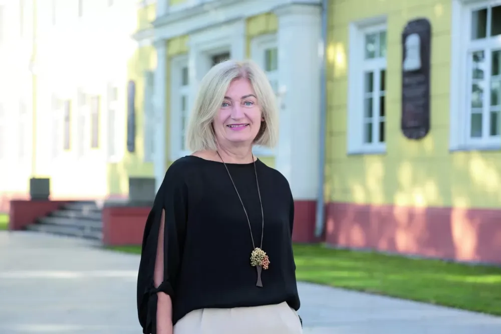 Misija mokytojo darbą vadinanti V. Žebrauskienė: „Mokiniams duodu milijoną, o kokią jo dalį pasiima – jų reikalas“