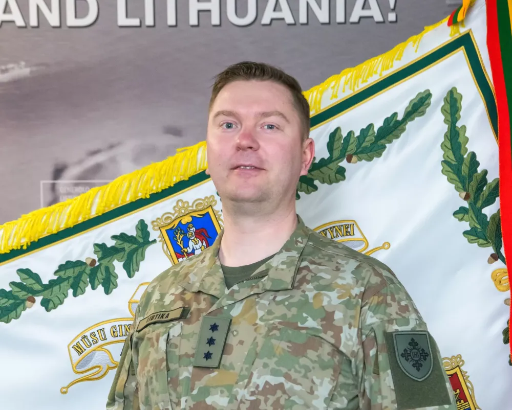 Karo akademijos kapelionas D. Liutika apie jaunuosius kariūnus: jie turi ženklą, kurio šiandien reikia Lietuvai