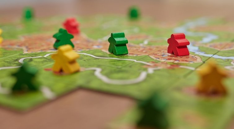 Ne tik pramoga: kaip stalo žaidimai prisideda prie lietuvių kalbos puoselėjimo