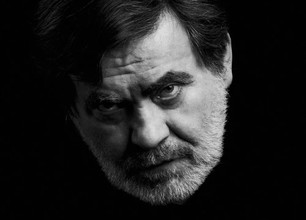 „Prisiminsime šviesų, besišypsantį ir pasakojantį anekdotą“: amžinybėn iškeliavo scenos generolas Kostas Smoriginas