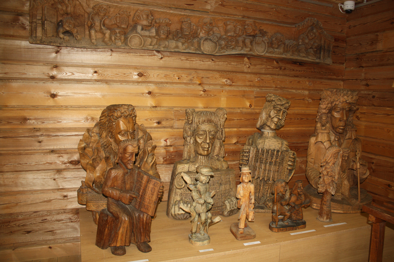 Elektrėnų krašto muziejus: tiltas tarp kartų, klasikos atgarsiai medyje ir identiteto paieškos