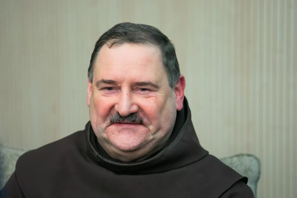 Kun. A. Peškaitis OFM: kelias iš kunigystės prasideda tada, kai kunigas tampa funkcionieriumi