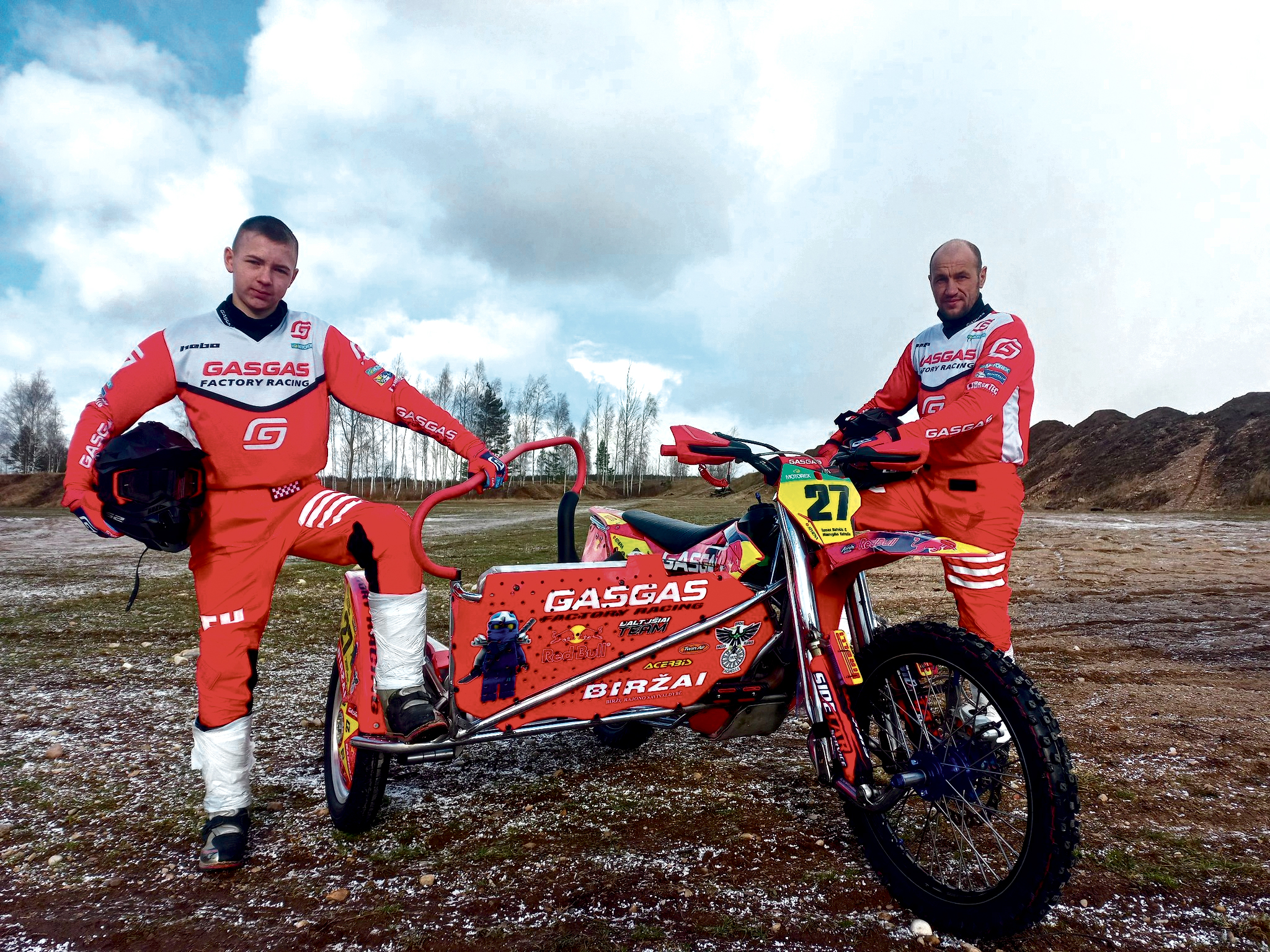 Čempiono charakteris:  kristi, keltis ir važiuoti pirmyn