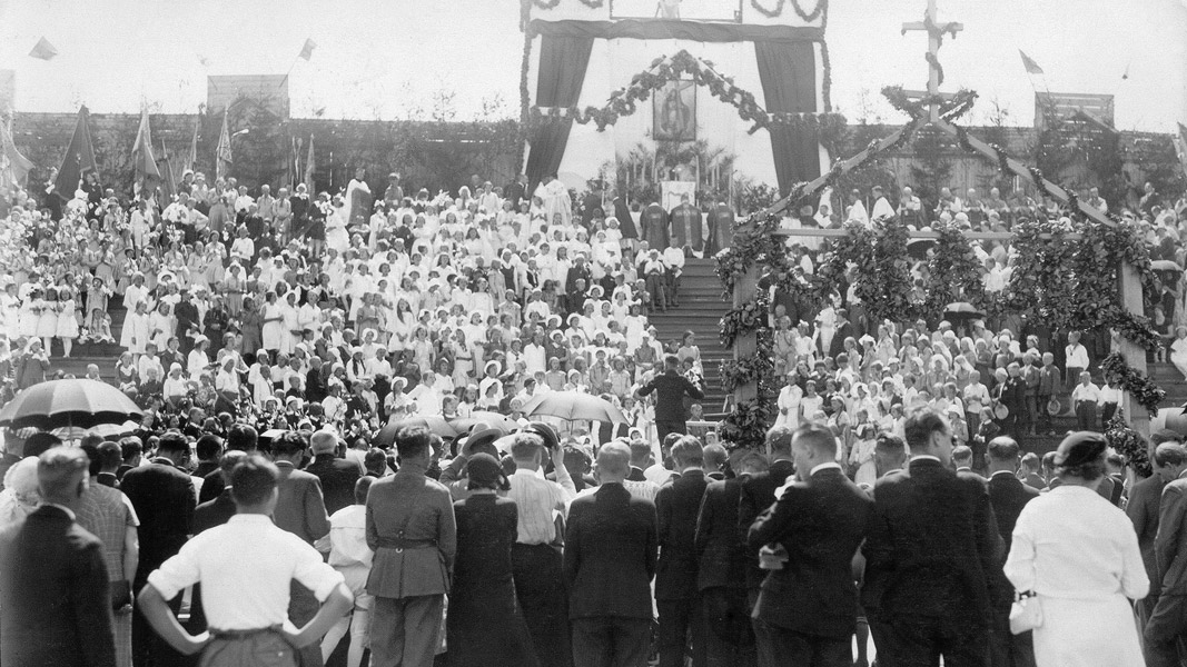 Apie „mus“ ir „juos“ Švenčiausios Jėzaus Širdies akivaizdoje