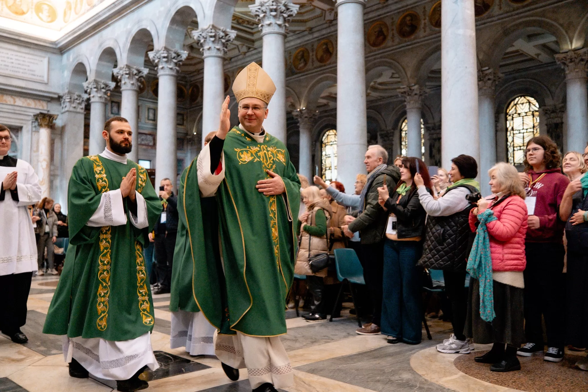 Arkivysk. K. Kėvalas apie jubiliejines dovanas: „Visiška malonė, kad esu kunigas“