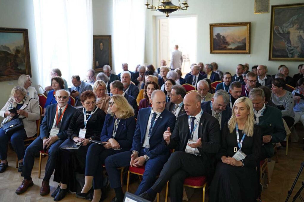 Paprūsės istorija – supratimui ir dialogui apie tapatybę