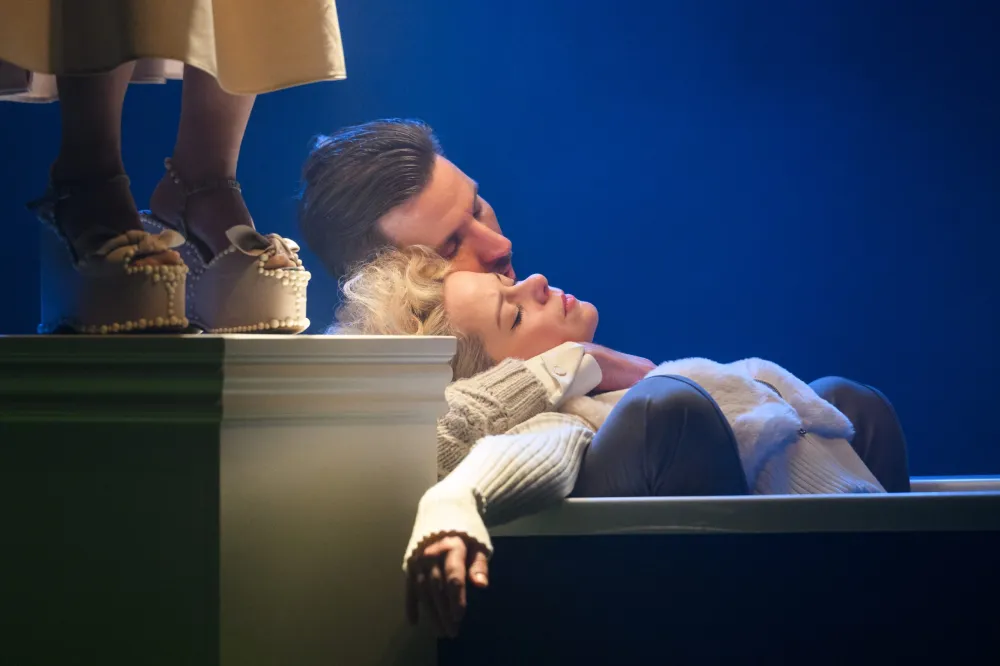 Veidrodiniai gyvenimo vandenyno atspindžiai