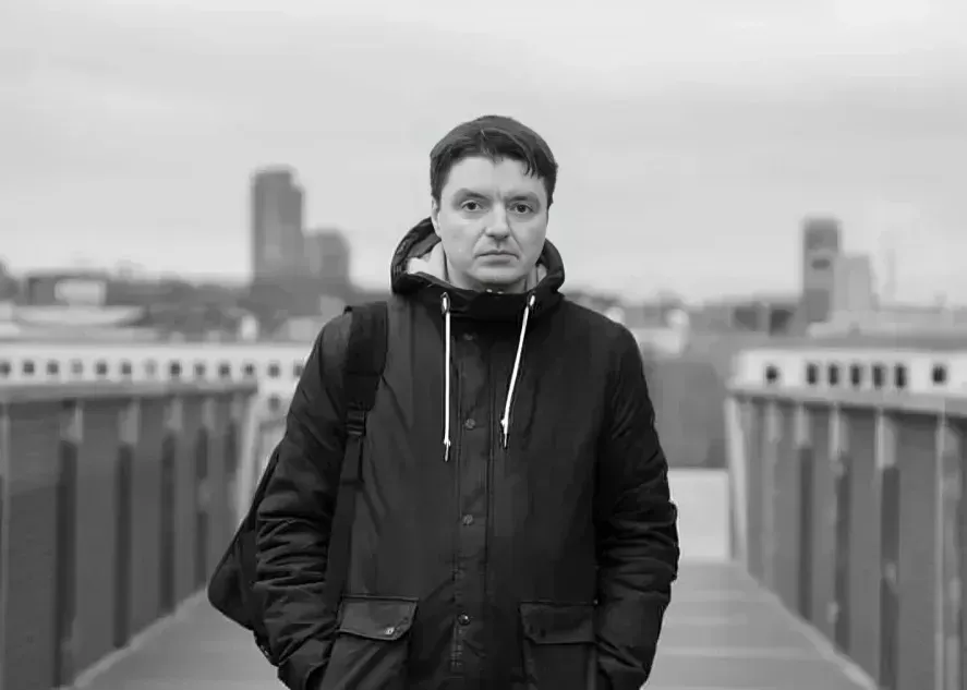 Kelios dešimtys klausimų poetui, vertėjui Mariui Burokui