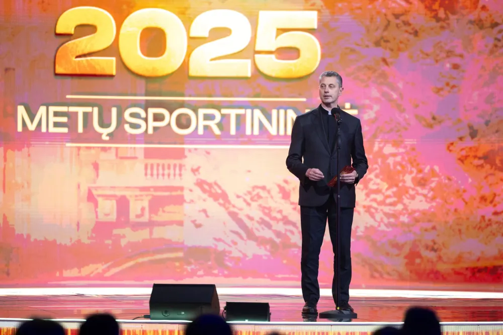 Kunigas R. Doveika paaiškino, kodėl nunešė apdovanojimą R. Meilutytei: krikščionių pareiga – tiesti tiltus