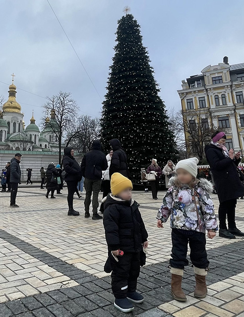 Tamsios artėjančios šventės: karas gesina šviesą ir viltį