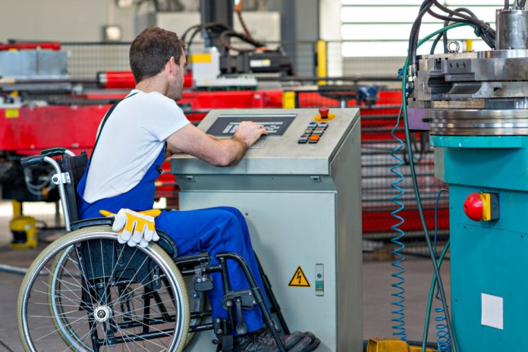 Įsidarbinti nepadeda net išmaniosios technologijos?