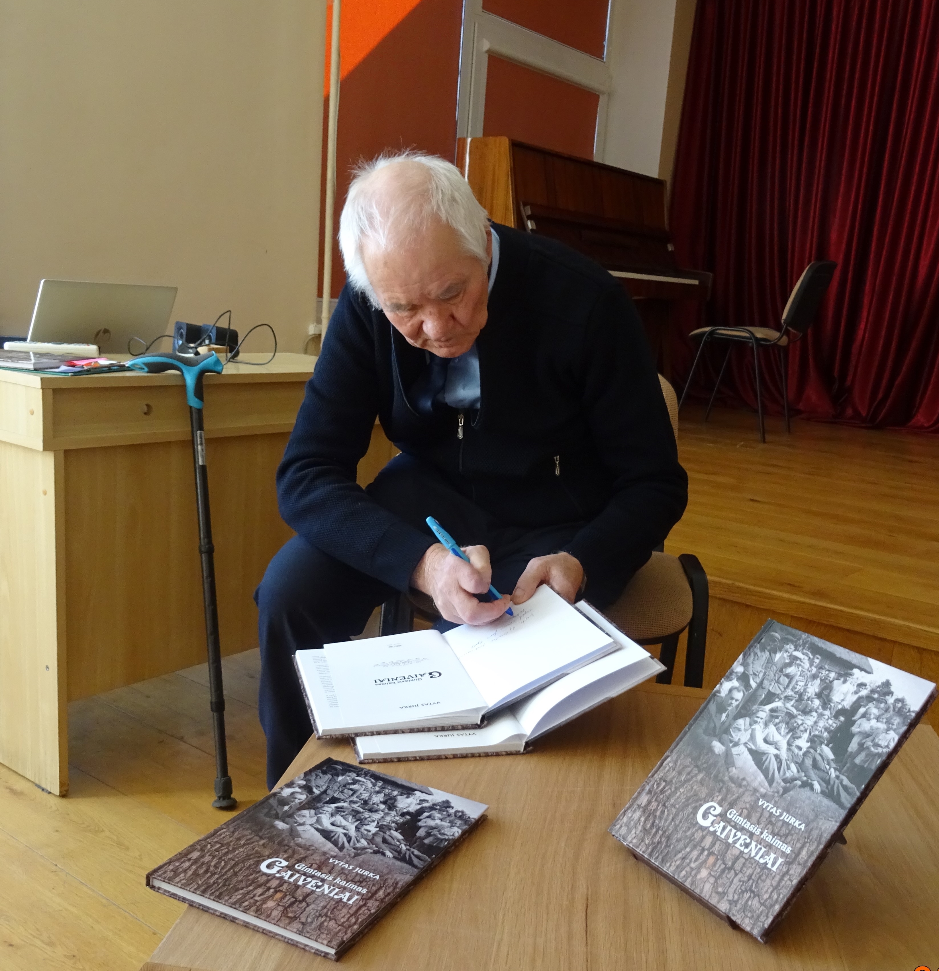 Su Vyto Jurkos knyga Gaivenių kaimas priartėjo prie Užpalių