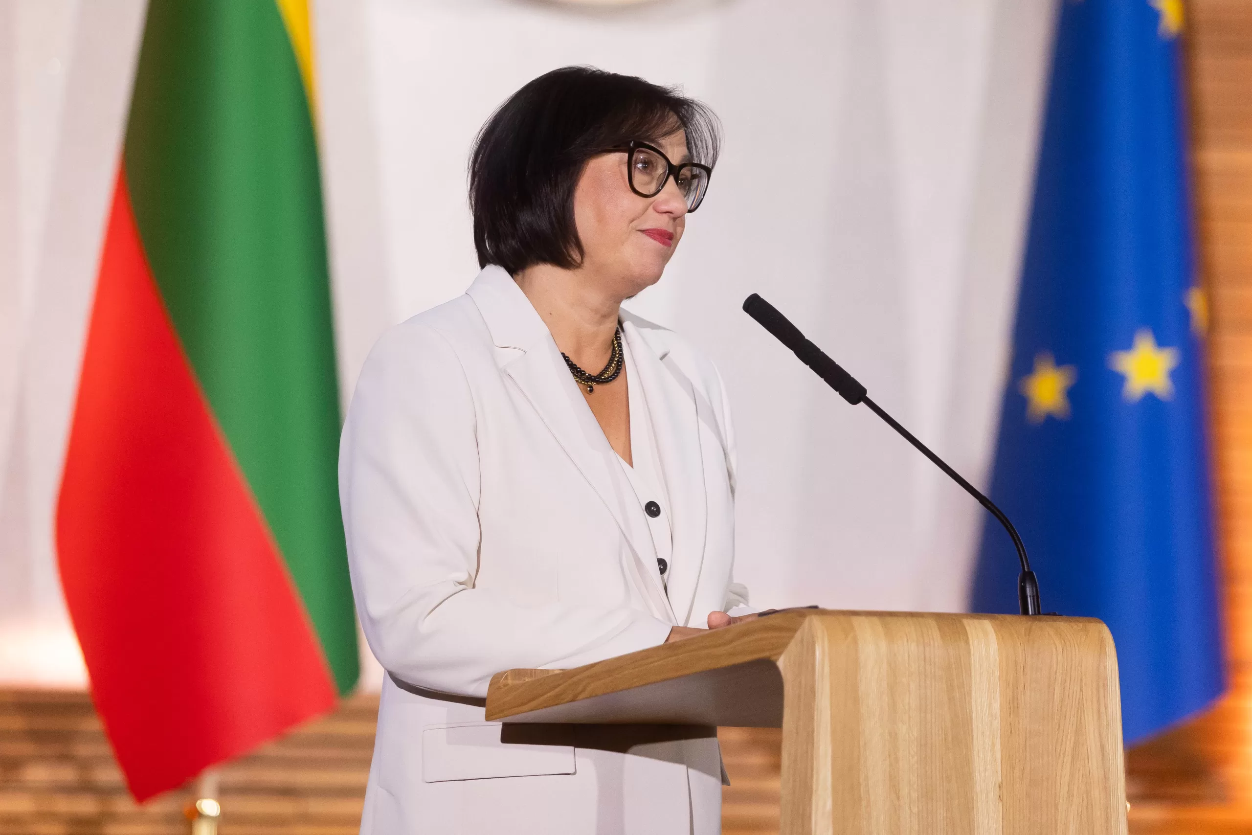 Aštuonetu savo darbą įvertinusi R. Popovienė sutinka diskutuoti apie rusakalbes mokyklas: iki šiol nieko nebuvo padaryta