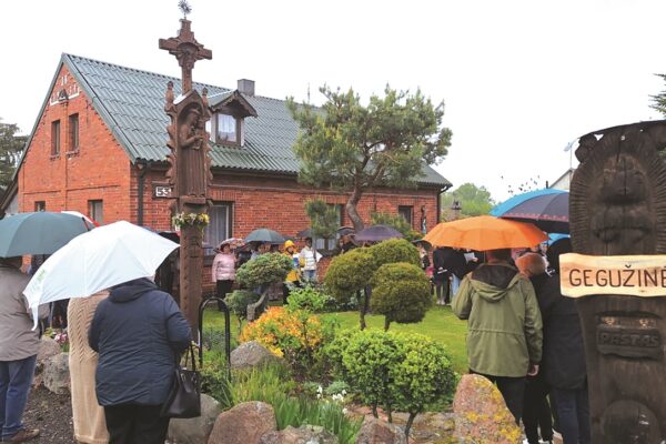 Mojavos Blažaitynėje: tarp giesmių, žolynų ir žmonių