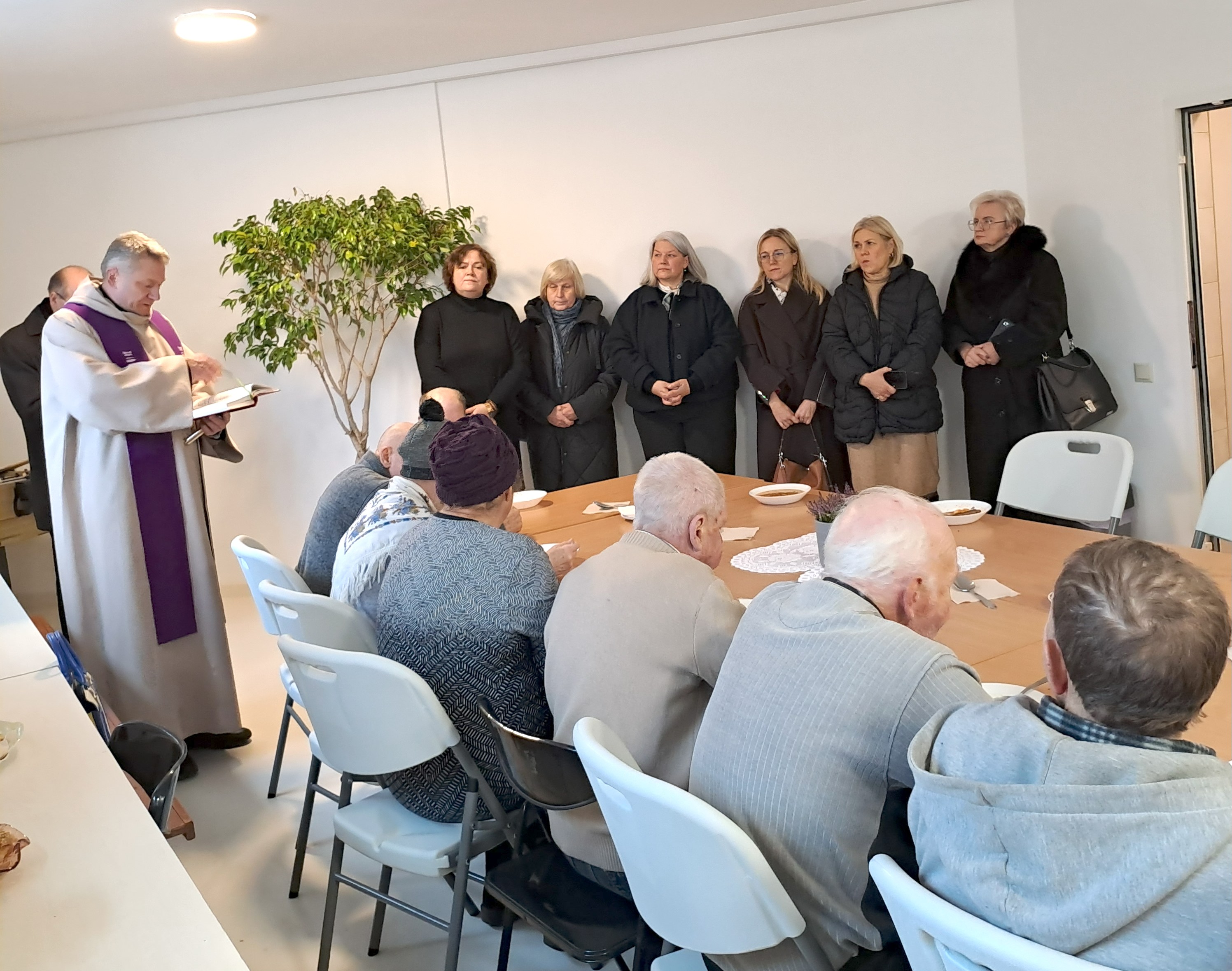 Dienos centras „Kryžkelės“– saugi erdvė alkstantiems ne tik sriubos, bet ir priėmimo...