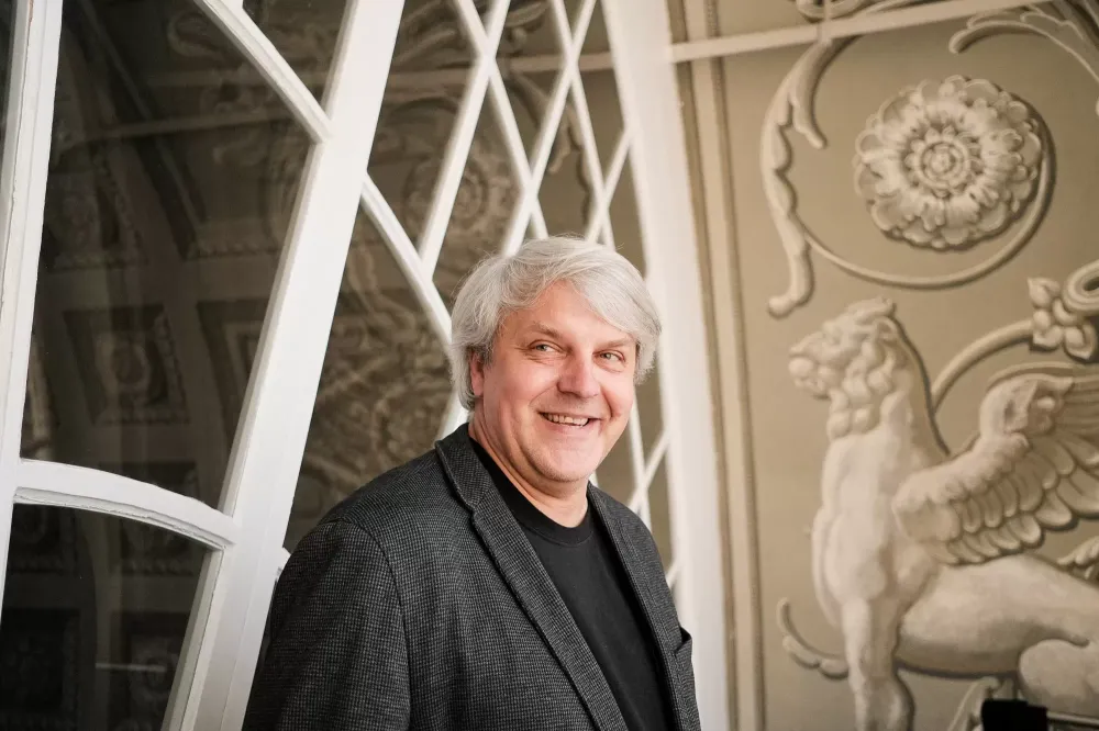 Prof. R. Laužikas apie Velykų patiekalų istoriją: 1200 kiaušinių, metrinis baumkuchenas ir kiaulės galva su margučiu dantyse