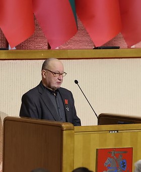 „PASIJUTAU KAIP KARYS, KURIS RUOŠIA GINKLUS...“