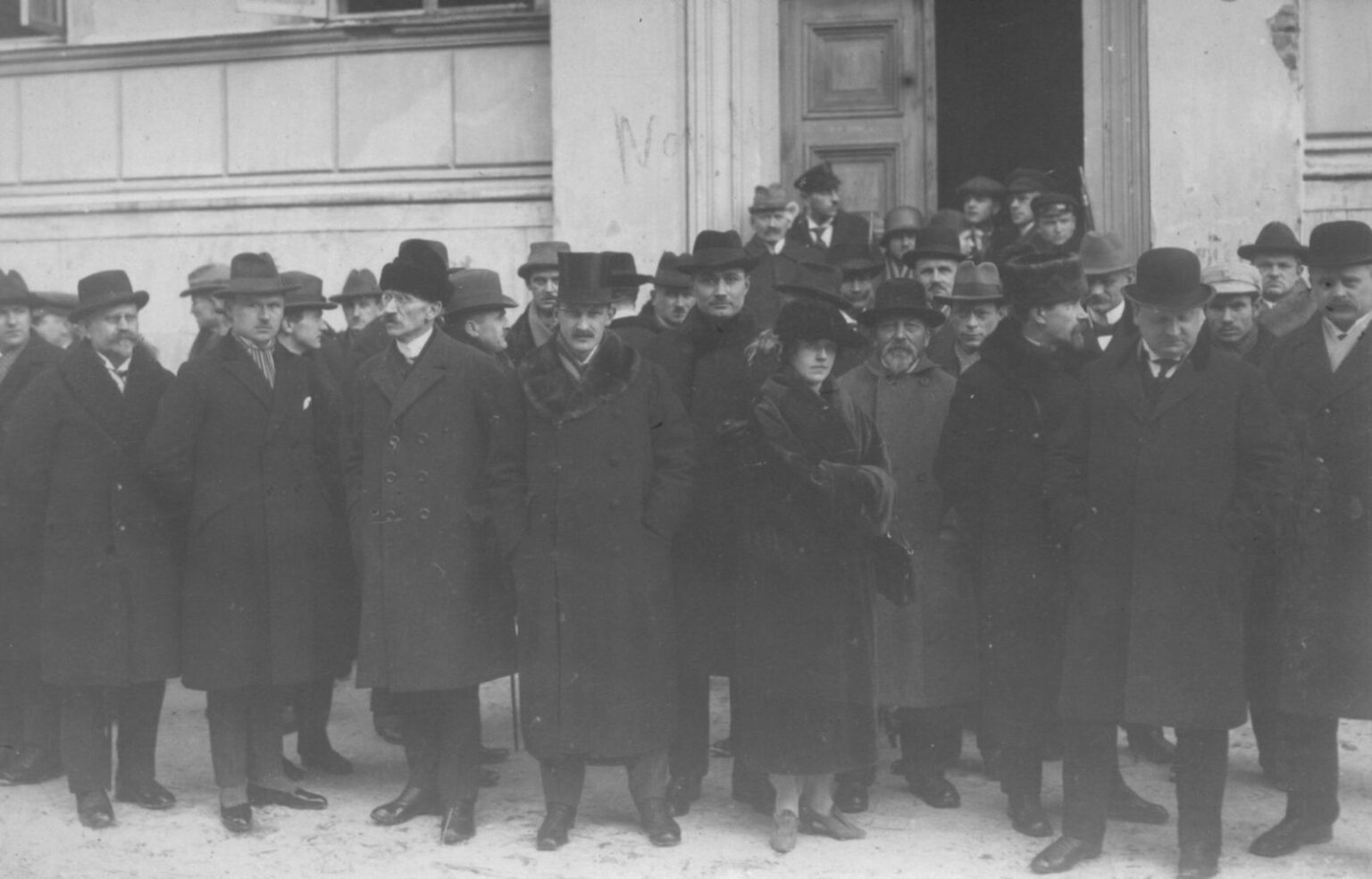 Klaipėdos valdžia – tarp kūjo ir priekalo