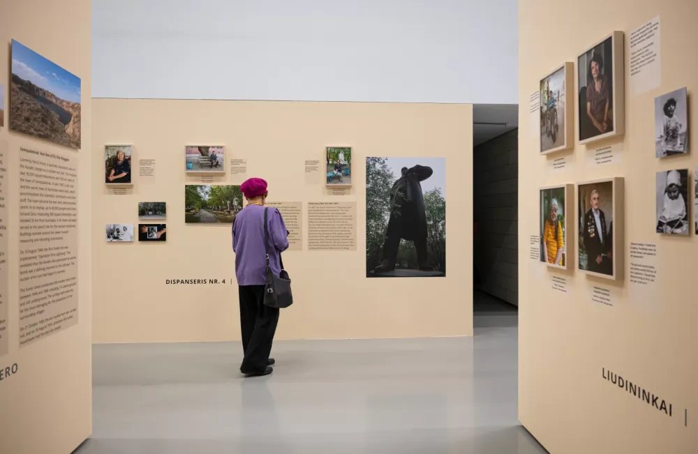 Nuo Arkties kraštovaizdžių iki tremtinių istorijų – Nacionalinėje dailės galerijoje atidarytos dvi parodos