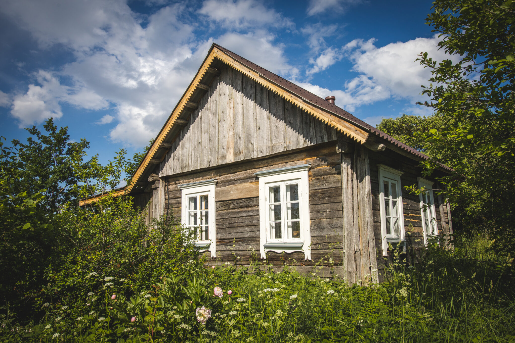 Tvarumas, skatinantis pažinti Lietuvą ir vienas kitą – „Keliautojų nameliai“