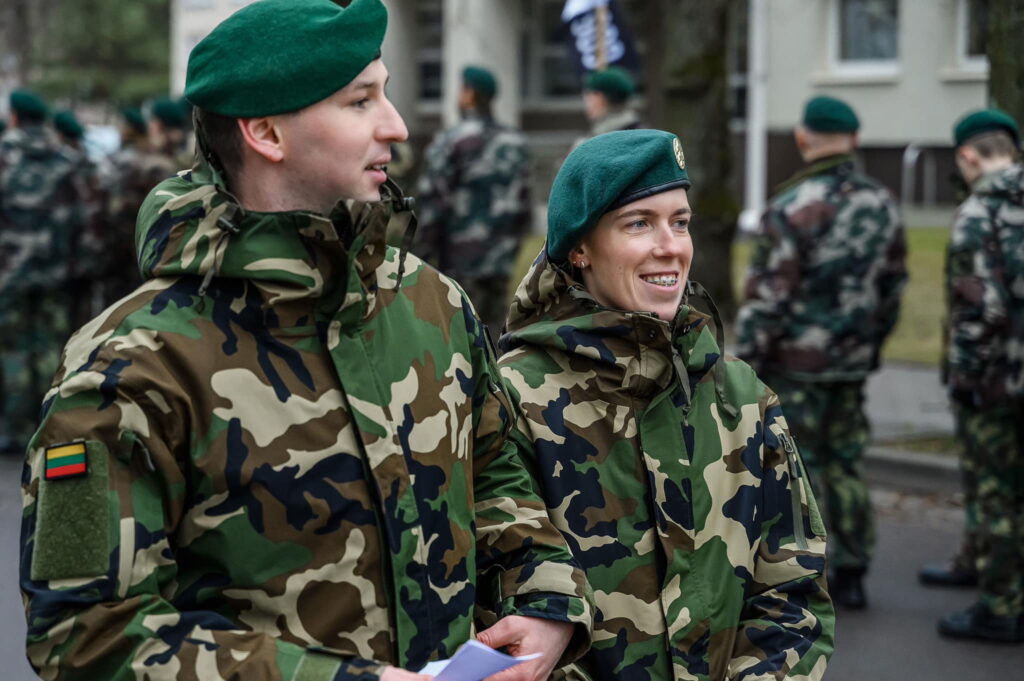 Anykščių jaunimas „matuojasikario batus“