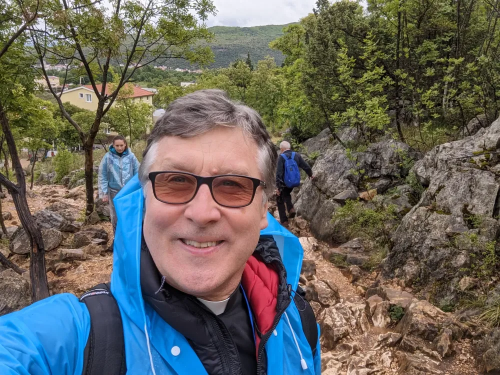 Kunigas G. Jonikas: „Mamos dėka gyvenime išmokau svarbiausias pamokas – būti stiprus, turėti charakterį, tikėjimą, meilę savo kraštui“